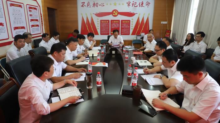 7典型事例剖析會現(xiàn)場。譚龍 攝700.JPG