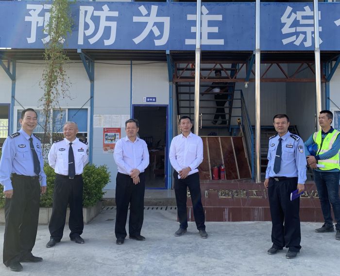 60調(diào)研現(xiàn)場(chǎng)。 王妤瑤 攝.jpg