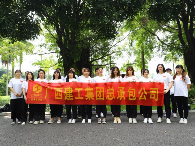座談會(huì)現(xiàn)場。楊桂峰 攝（修圖）.jpg