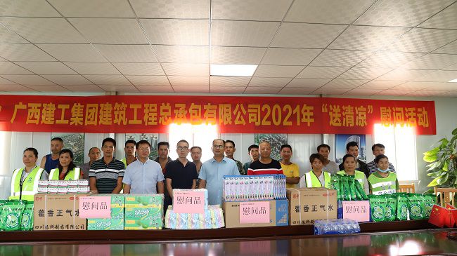 合影。楊鈺 攝（修圖）.jpg