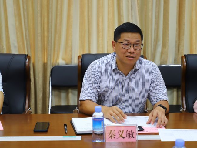 1秦義敏講話。鄭詩寶 攝.jpg