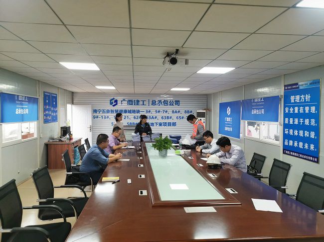 集團公司到五象智慧城項目檢查指導(dǎo)。 鄭盛富 攝（修圖）.jpg
