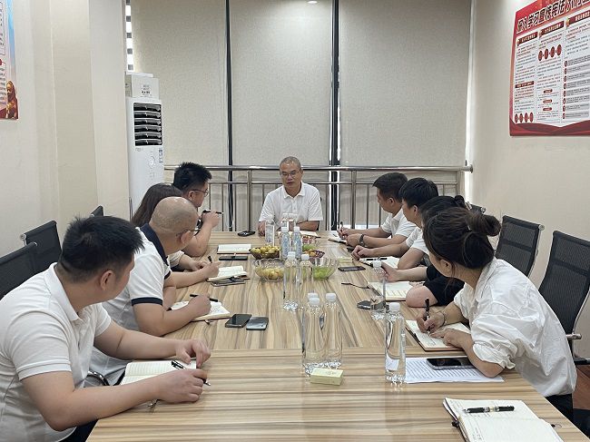 調(diào)研會(huì)現(xiàn)場(chǎng)。黃丹 攝（修圖）.jpg